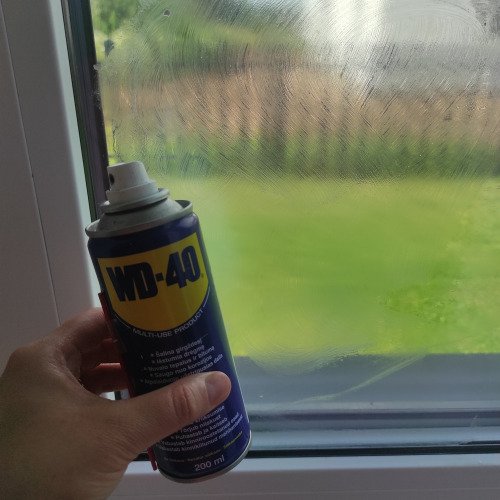 Lipdukų pašalinimo misija su WD-40