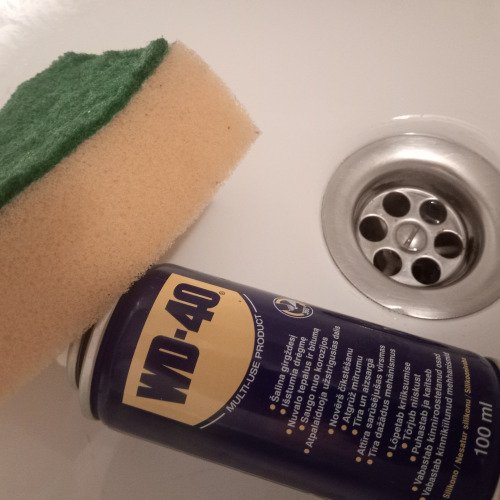 Dėkui WD - 40 už kalkinių nuosėdų pašalinimą