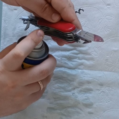 WD-40 poveikis: peilis, kuris kasdien dirba ūkyje, atrodo kaip ką tik iš parduotuvės